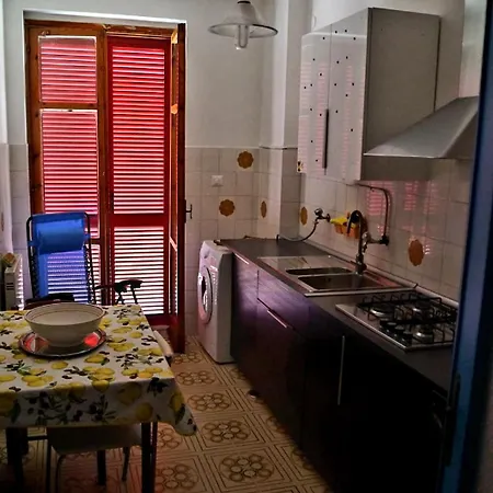 Tra Mare E Collina C'e Belmare Монтекориче