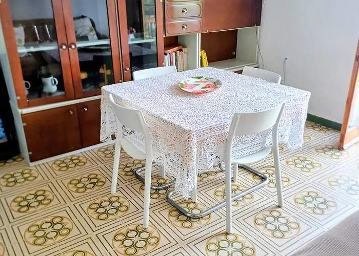 Tra Mare E Collina C'e Belmare